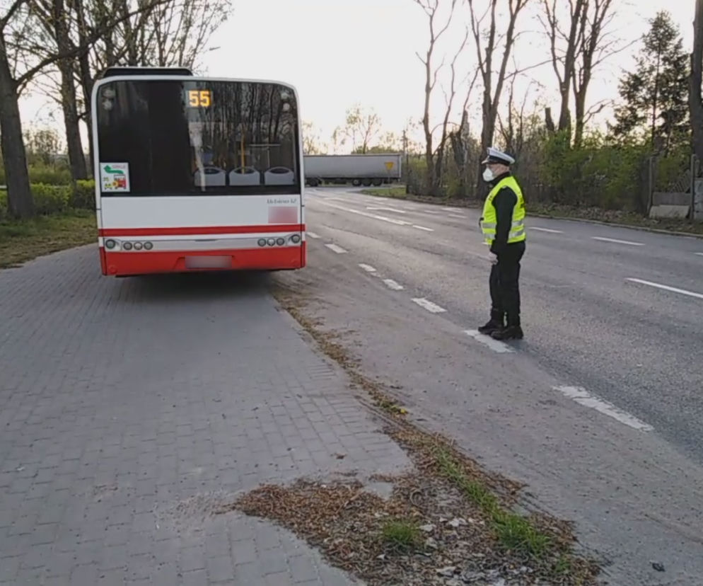 Awantura w autobusie! Pasażer nie miał maseczki! Konieczna była interwencja inspekcji