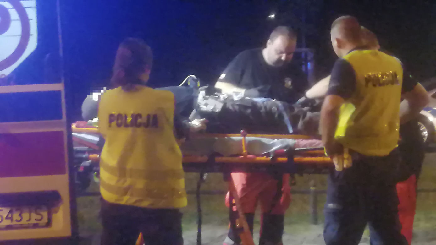 Na miejscu interweniowała policja, straż pożarna i pogotowie. 