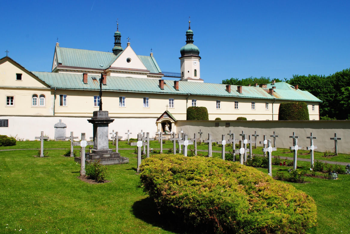 Ten klasztor pod Krakowem przez lata był zamkniętą pustelnią, teraz to podwójne sanktuarium. Mieszka w nim 700 nietoperzy