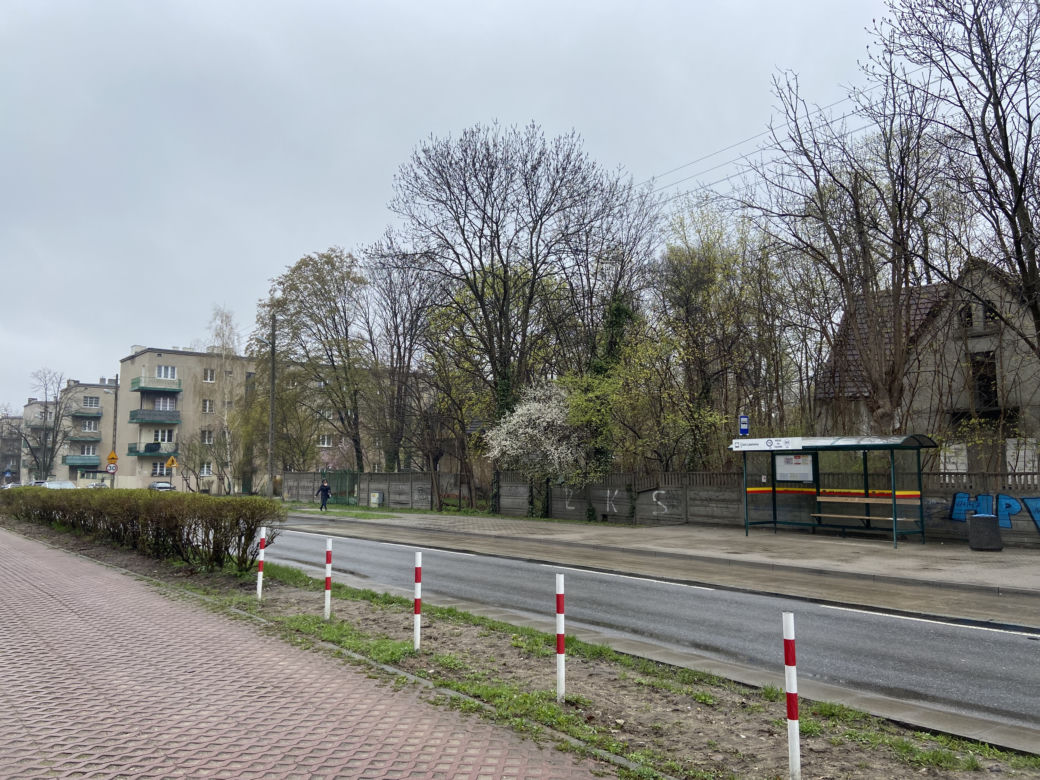 Srebrzyńska 77 na Osiedlu Montwiłła-Mireckiego w Łodzi