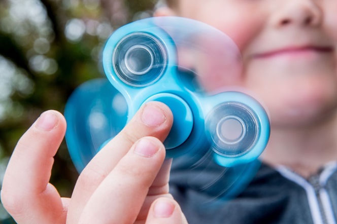 Fidget Spinner - piosenka hymnem dla miłośników zabawki! Hit lata? [VIDEO]