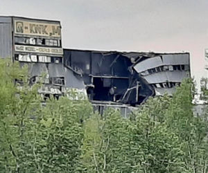 Zawaliła się część dachu sortowni w Mysłowicach! Strażacy szukają rannych!