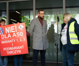 Dramat setek rodzin pod Warszawą! Nowa autostrada zburzy ich domy?! „Żyjemy na bombie”