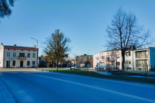 To najmłodsze miasto w województwie łódzkim. Zachwyca najpiękniejszym rynkiem w regionie