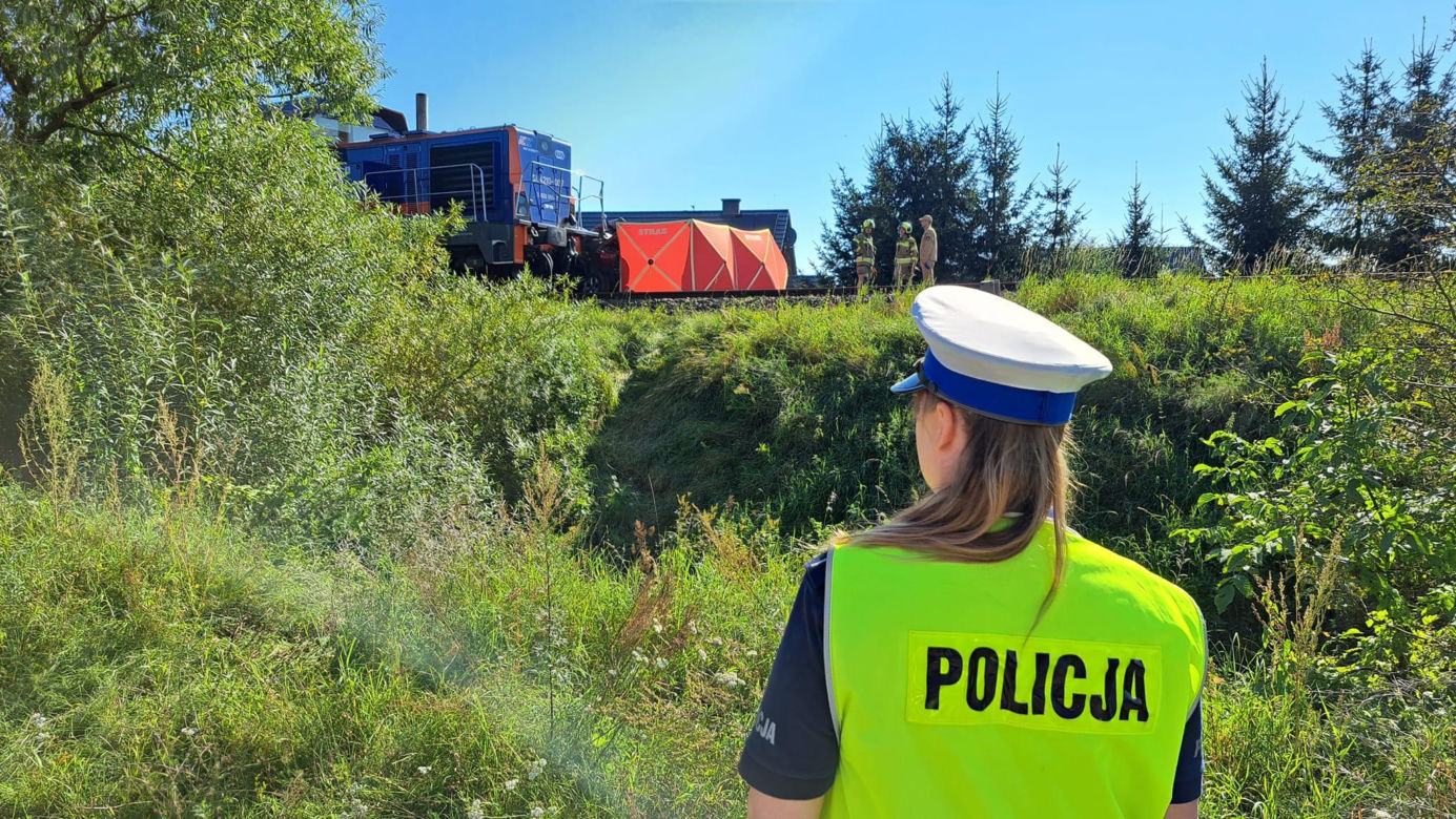 Tragiczny wypadek na przejeździe w Starogardzie Gdańskim. Dwie osoby nie żyją