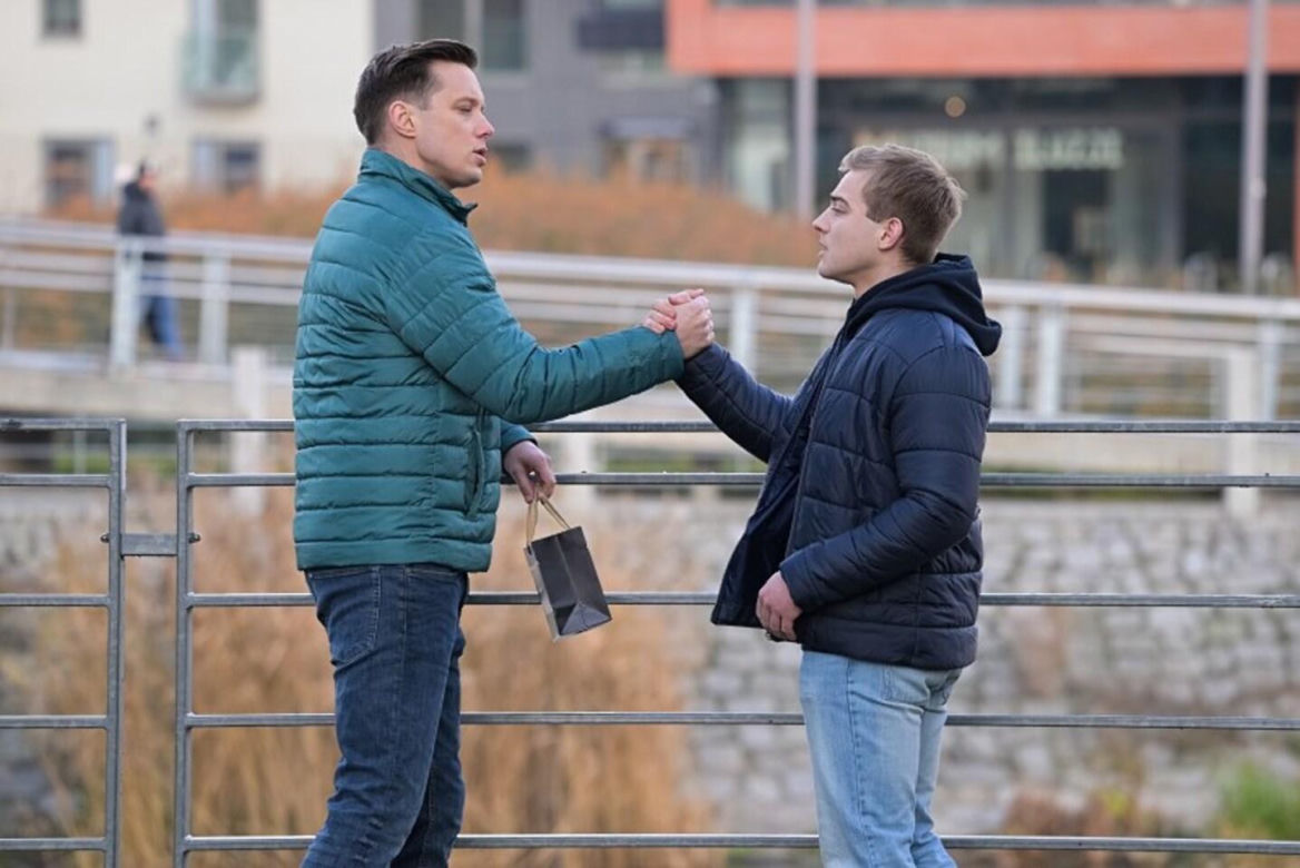 Pierwsza miłość odc. 3951. Kamil Biały (Igor Paszczyk), Piotrek (Michał Mikołajczak)