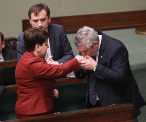 Elżbieta Witek i Beata Szydło. Polacy wskazali, która nadaje się na prezydenta 