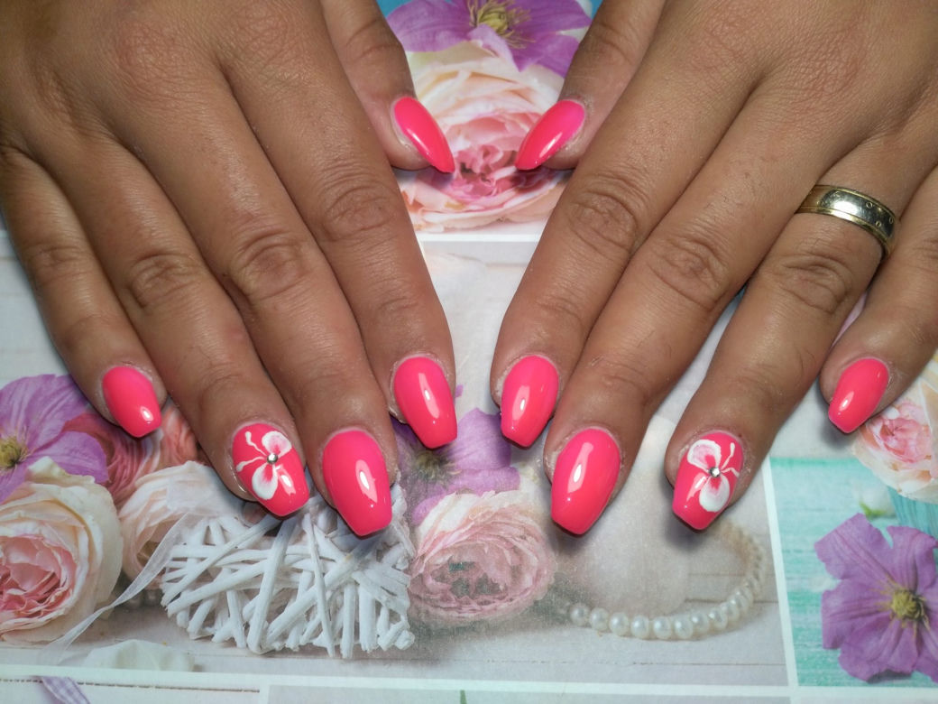 Manicure inspirowany lalkami Barbie 