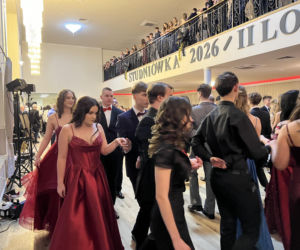 Studniówka pełna blasku i emocji! Tak bawili się maturzyści II LO w Bydgoszczy [ZDJĘCIA]