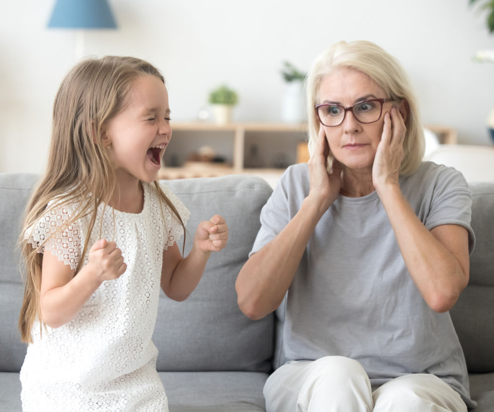 Babcia - bezpłatna opiekunka do wnuków? Jak odmówić zajmowania się wnukami?