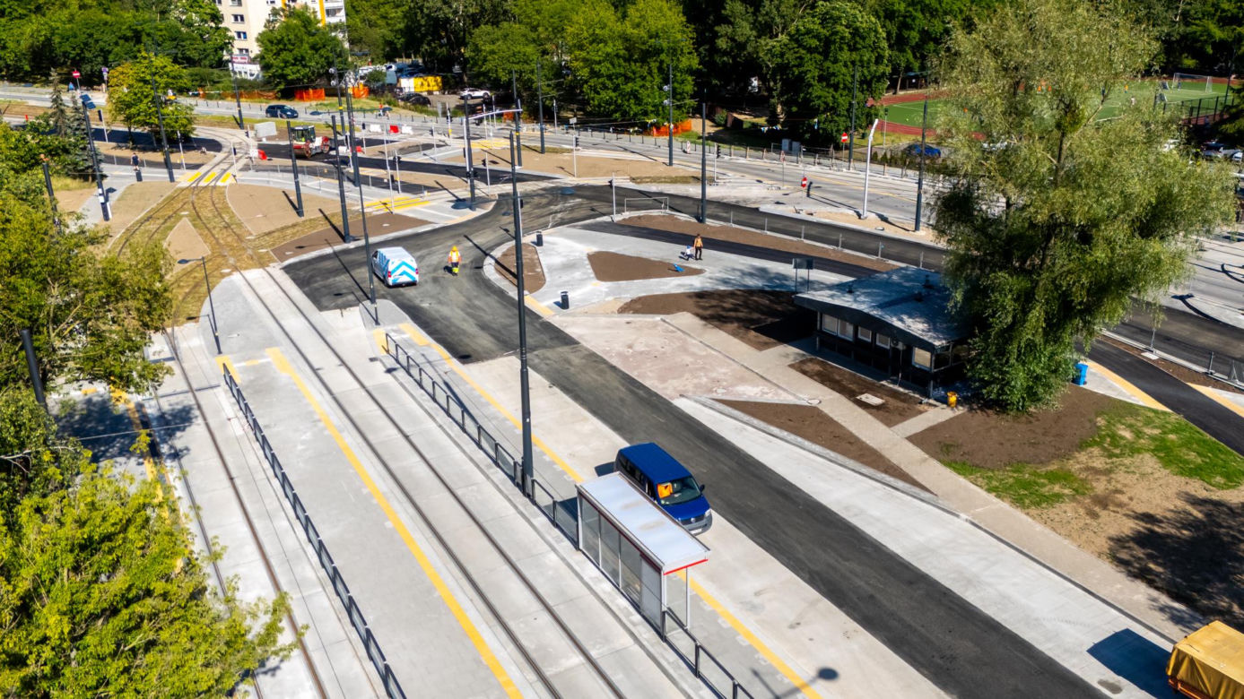 Tramwaj na Stegny w Warszawie w przeddzień otwarcia