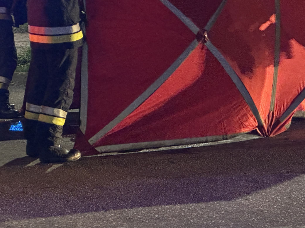 Makabra we Włochach. Kierowca bmw przejechał pieszą