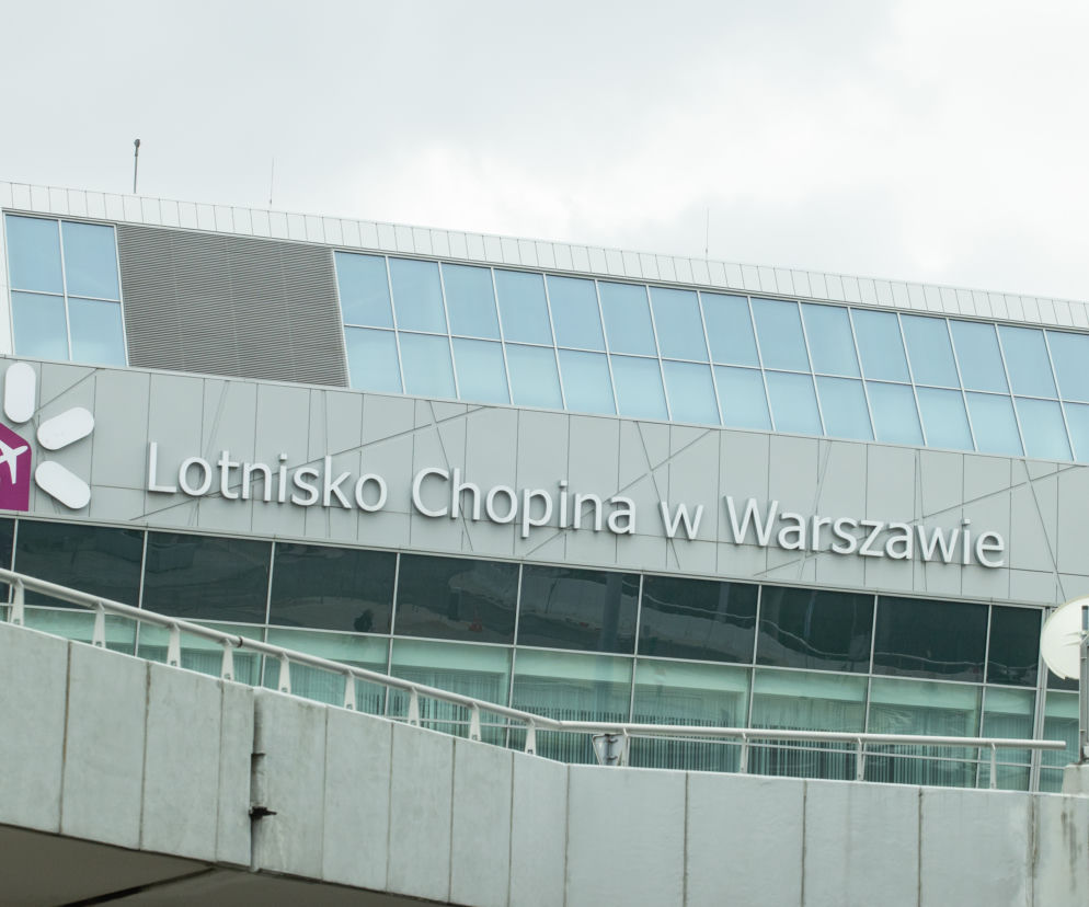 Akcja na lotnisku Chopina. Tajemnicza walizka Białorusinki. ZUTYLIZUJĄ jej bagaż
