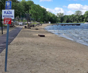 Biała trumna i białe kwiaty - tak Wąbrzeźno żegnało Wioletę, która utonęła w jeziorze