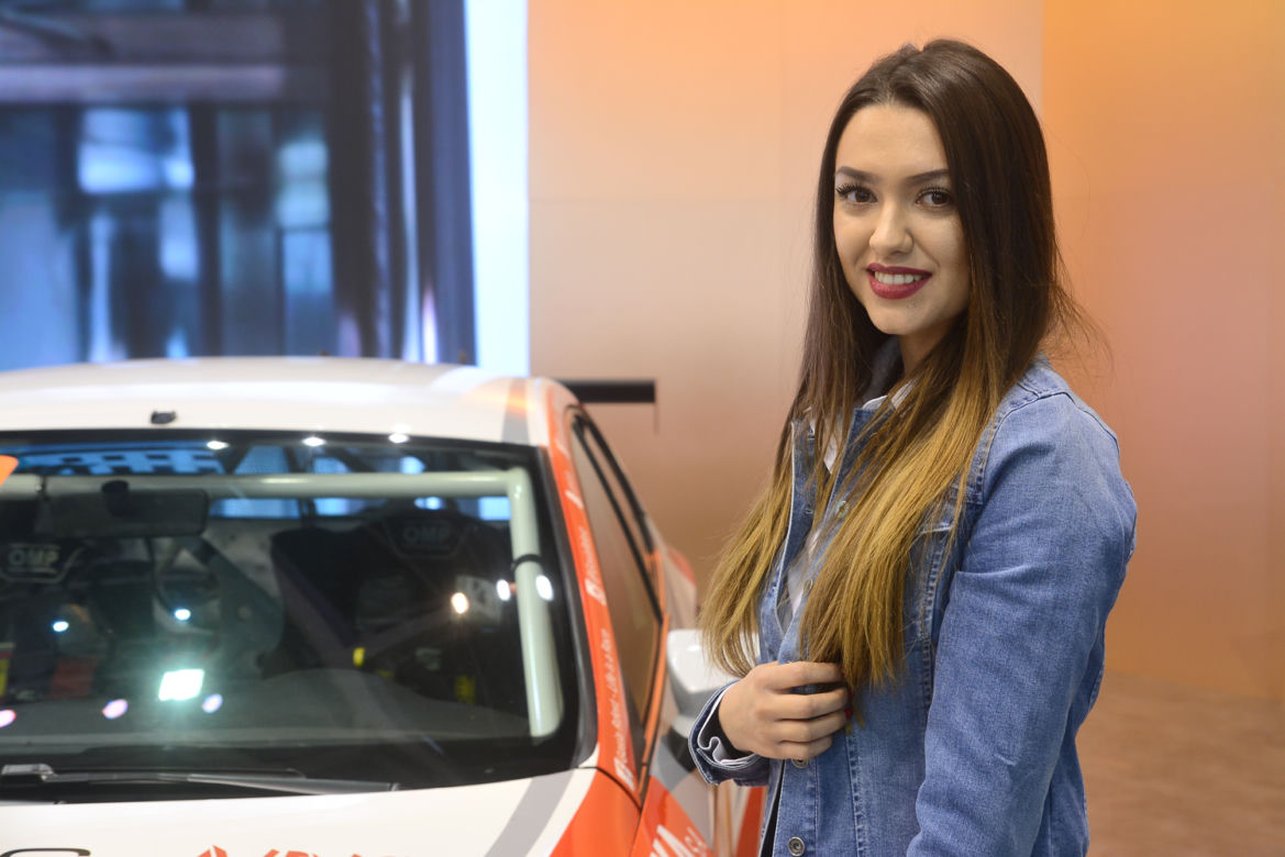 Hostessy na targach Poznań Motor Show 2018