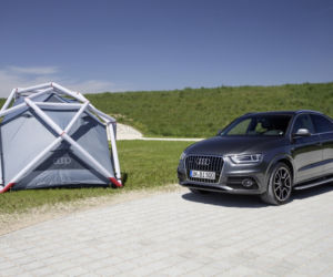 Audi Q3 z kempingowym namiotem