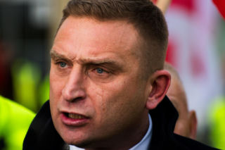 Prokuratura zbada, czy Robert Bąkiewicz złamał zakaz zbliżania się do granicy. Monitoring nie pozostawia wątpliwości