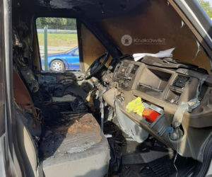 Horror na A4. Kobieta wyskoczyła z płonącego busa