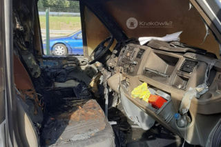 Kraków: Wyskoczyła z płonącego busa na A4! Zginęła uderzając głową o asfalt [ZDJĘCIA]