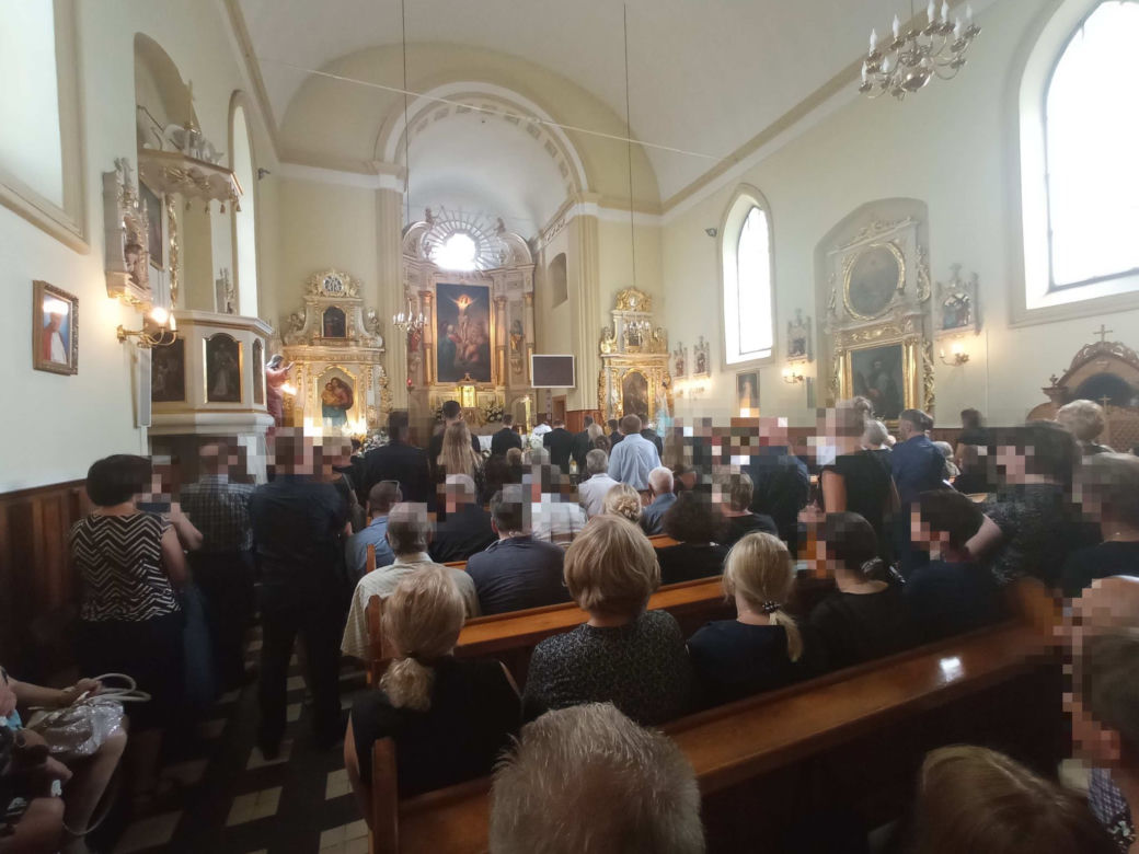 Pogrzeb ofiar wypadku w Elżbietowie. Zosia i jej mama Małgorzata L. wyruszą w ostatnią drogę