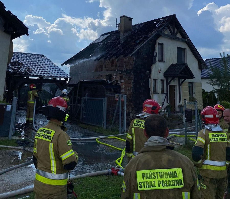 Żywioł pozbawił sześcioosobową rodzinę dorobku życia i dachu nad głową