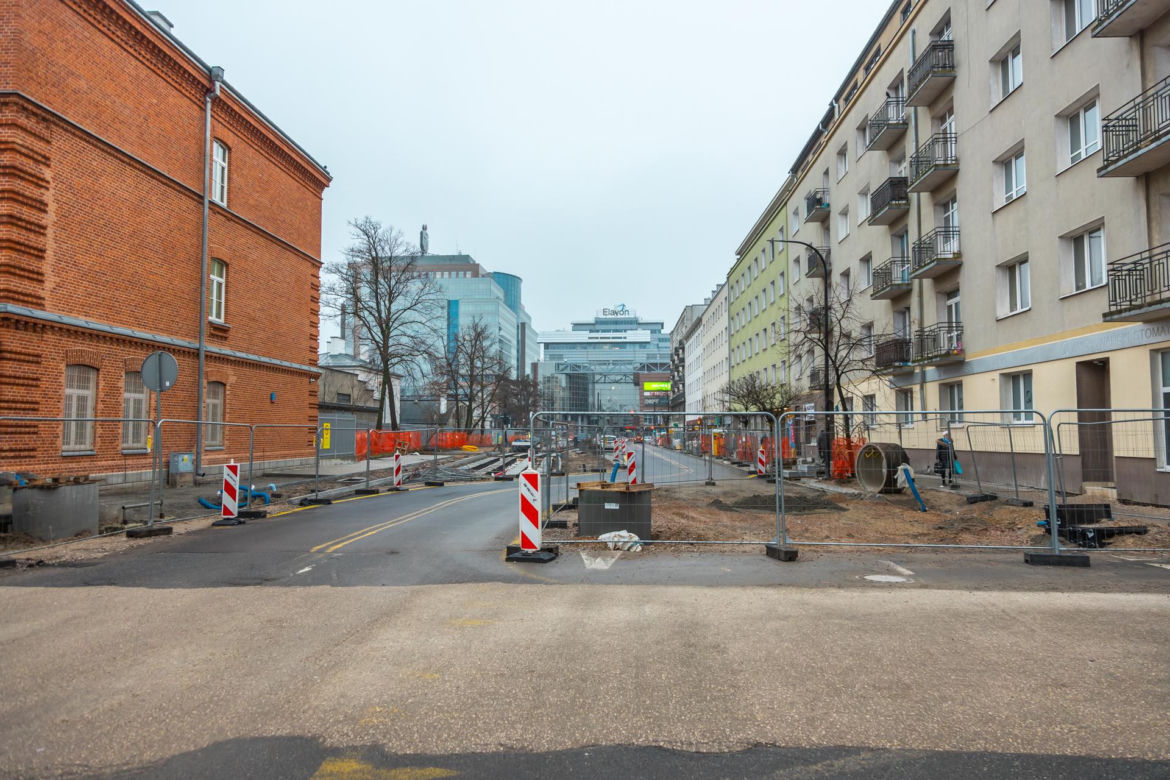 Budowa tramwaju na Rakowieckiej w Warszawie w styczniu 2025 r.