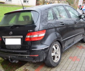 Siemkowice: Mercedes „nie wyrobił” na zakręcie i z impetem uderzył w ciężarówkę 