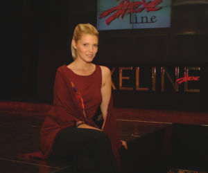 Ilona Felicjańska wycina sobie powieki