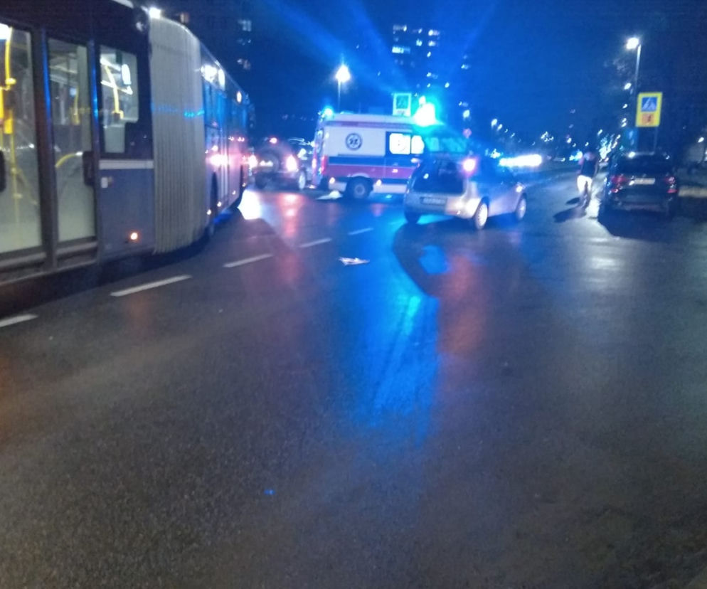Kraków: samochód przejechał mężczyznę na przejściu dla pieszych! Dramat na ulicy Młyńskiej 