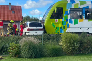 Ćwiczenia służb na przejeździe kolejowym