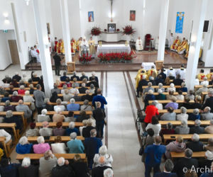 Kościół pw. Matki Bożej Różańcowej w Białymstoku. Świątynia powstała w niespełna rok
