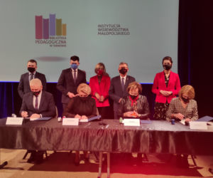 Podpisanie porozumienia o współpracy między tarnowskimi instytucjami kulturalno-edukacyjnymi województwa małopolskiego