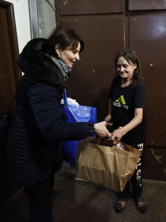 Zanieśliśmy Wigilię seniorom na Pradze. Ekipa "Super Expressu" razem ze stowarzyszeniem "Otwarte Drzwi"