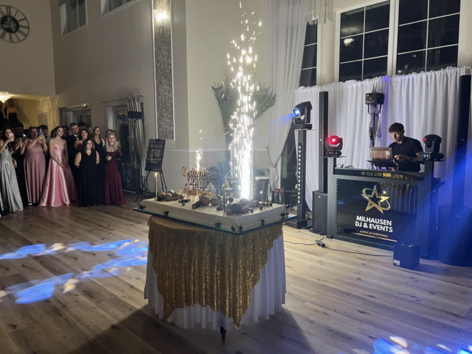 Studniówka pełna blasku i emocji! Tak bawili się maturzyści II LO w Bydgoszczy [ZDJĘCIA]