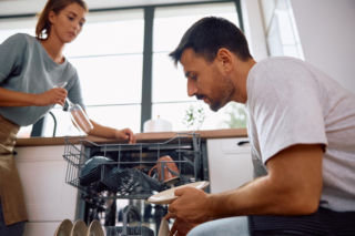 Moje zmęczenie jest większe niż twoje. Rywalizacja o prawo do wypoczynku rujnuje związki