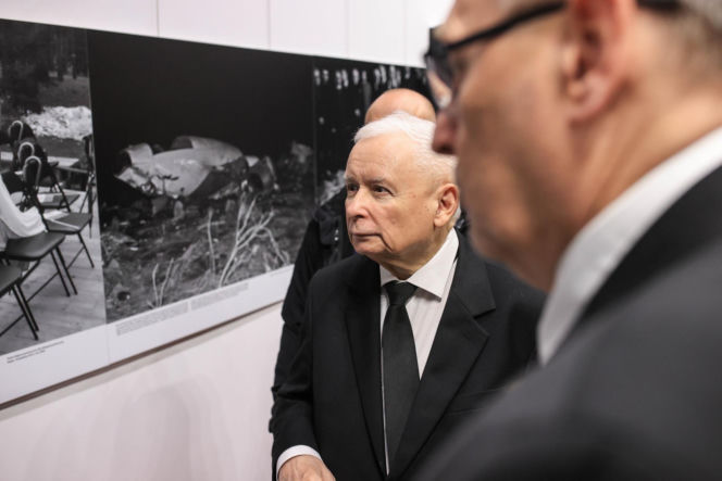 Jarosław Kaczyński na otwarciu wystawy pt. „Katyń 1940 - Smoleńsk 2010. Anatomia kłamstwa” w Muzeum Miejskim w Jastrzębiu-Zdroju