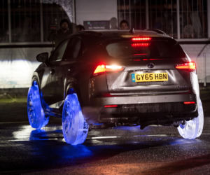 Lexus NX 300h na kołach wyciosanych z lodu