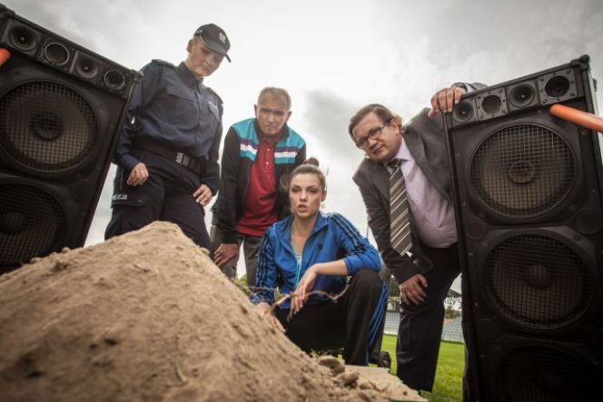 To nie koniec świata odcinek 8. Anka (Karolina Gorczyca), burmistrz (Paweł Królikowski)