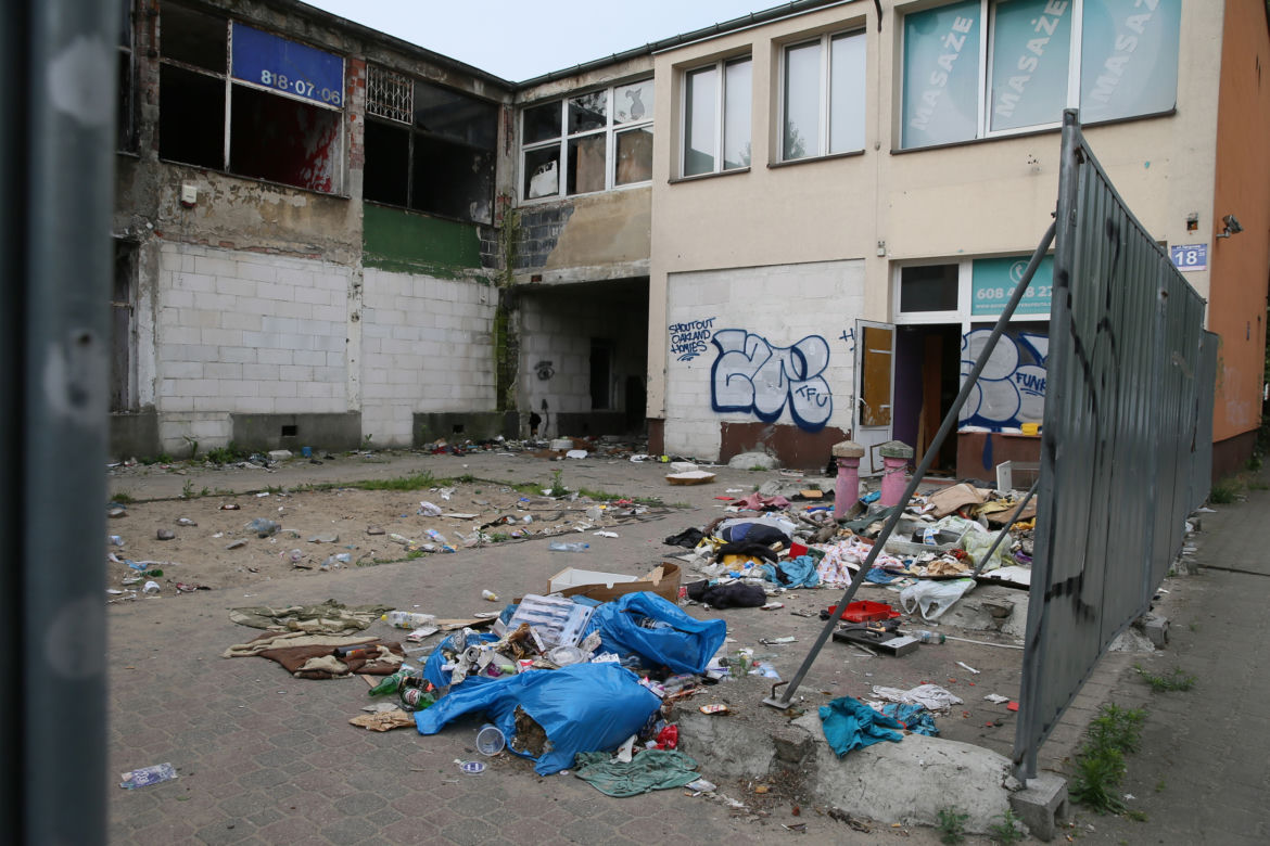 Centrum patologii na Pradze. Tu zadźgali człowieka i pobili policjanta. Co dalej z pawilonami przy ul. Targowej?