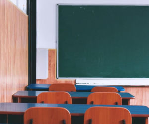 Mrozy paraliżują Pomorze! Dyrektorzy masowo zamykają szkoły. Lekcje odwołano już w ponad 100 placówkach