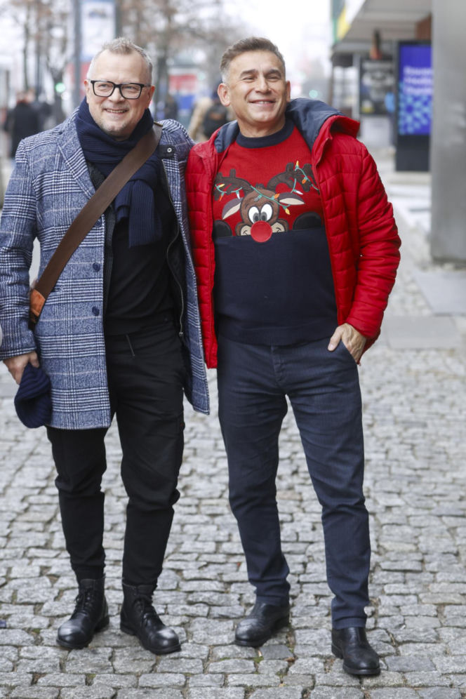 Sportowcy i aktorzy pod siedzibą TVN