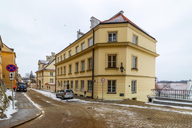 Dom Profesorów na ul. Brzozowej w Warszawie