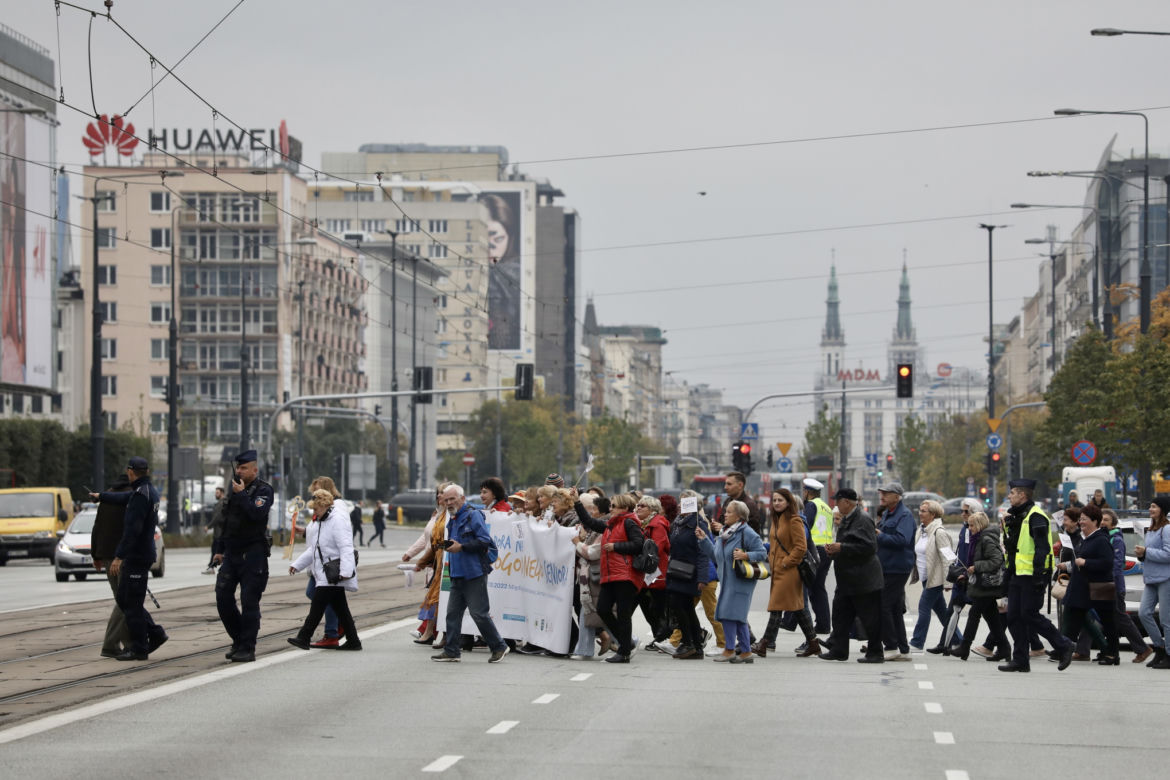 Dzień Seniora Warszawskiego. Ulicami Warszawy przeszła Parada Seniorów!
