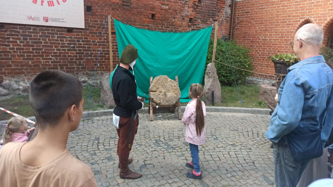 Tłumy na Starym Mieście w Olsztynie. Mieszkańcy świętowali 25-lecie samorządu Warmii i Mazur [ZDJĘCIA]