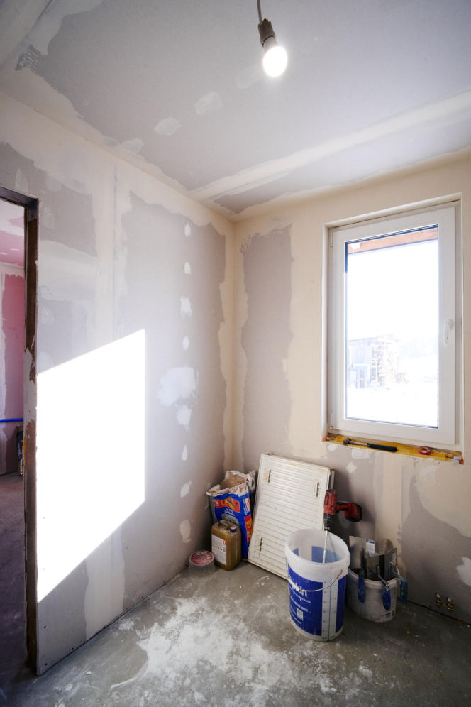 "Mama nie wróciła". Tragiczny wypadek przerwał marzenia. Ekipa "Nasz Nowy Dom" walczyła z czasem. ZDJĘCIA domu przed i po remoncie