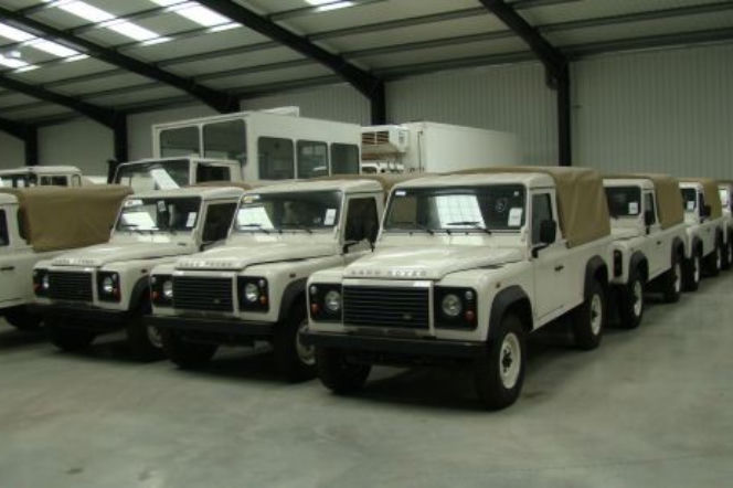 Land Rover Defender NATO