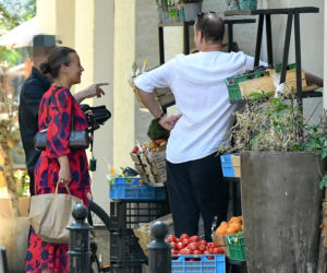 Anna Mucha na bazarze