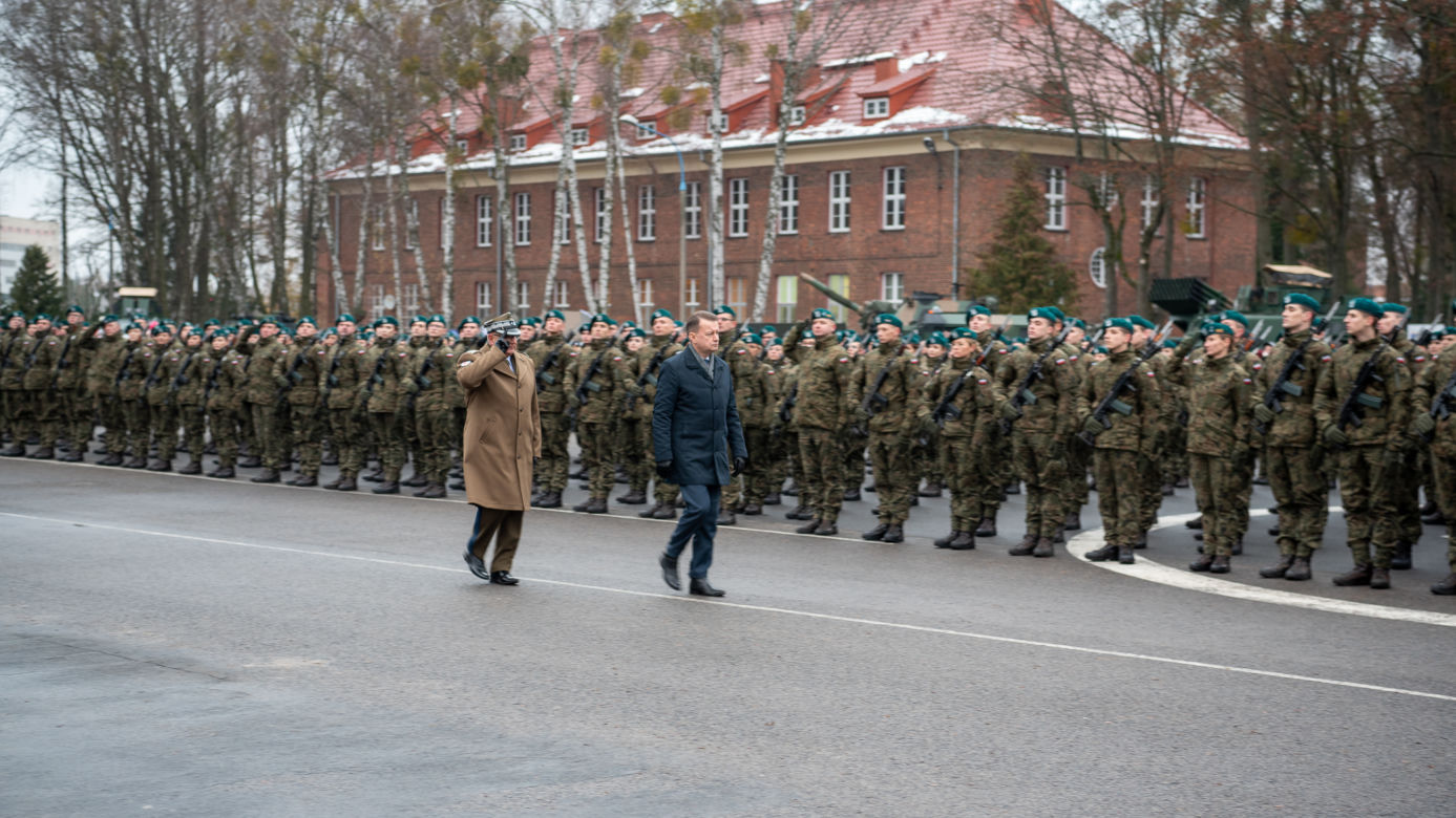 Olsztyn. Ponad 400 żołnierzy złożyło przysięgę. W uroczystości wziął udział szef MON [ZDJĘCIA]