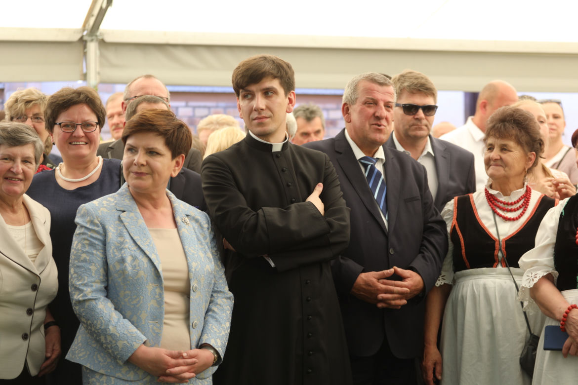 Syn Szydło musi wyjaśnić dlaczego opuścił parafian