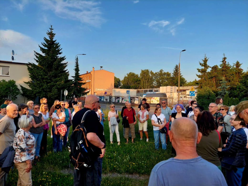 Magiczna Noc Świętojańska w Starym Fordonie. Spacer pod gwiazdami przyciągnął bydgoszczan i turystów